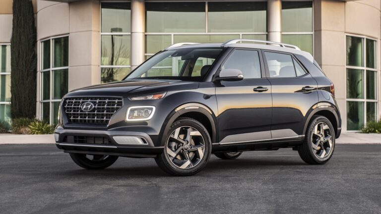 1-2026-hyundai-venue-front-view